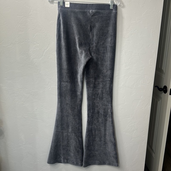 Aerie gray ribbed flare pants size small long. NWT. - Picture 5 of 13